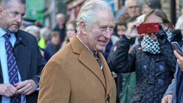 Hollywood Report | Η συνάντηση των χωρισμένων Jennifer Garner - Ben Affleck &amp; η νέα εμφάνιση του πρίγκιπα Καρόλου