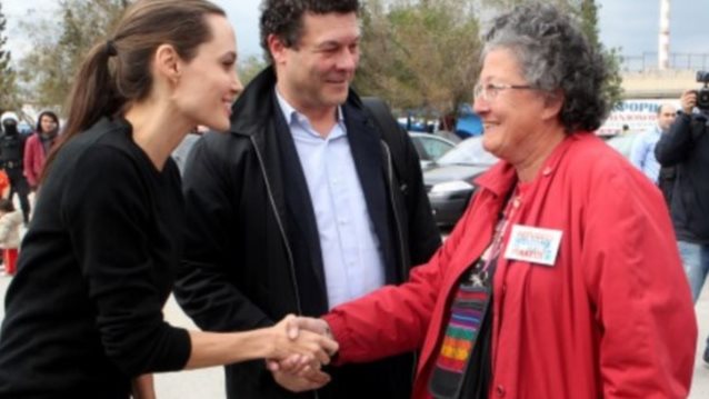 H Angelina Jolie Στην Ελλάδα: Η επίσκεψη στο λιμάνι του Πειραιά: Φωτογραφίες &amp; Video