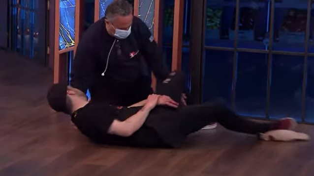 MasterChef | Σοκαριστικό ατύχημα για τον Γρηγόρη - Λιποθύμησε μόλις είδε το τραύμα του