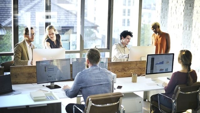 Τι το σώμα σου από το πολύ καθισιό στην καρέκλα του γραφείου: Οι κανόνες αντιστρέφονται επικίνδυνα!