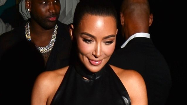 Hollywood Report | H Kim Kardashian στο Μαϊάμι &amp; η Emily Ratajkowski στη ΝΥ