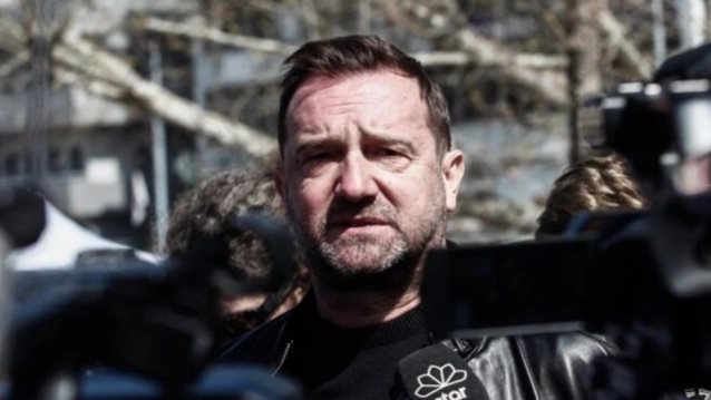 Νίκος Πλακιάς από τα Τέμπη: &quot;Οι τάφοι των παιδιών μου είναι ακόμα ανοιχτοί&quot;