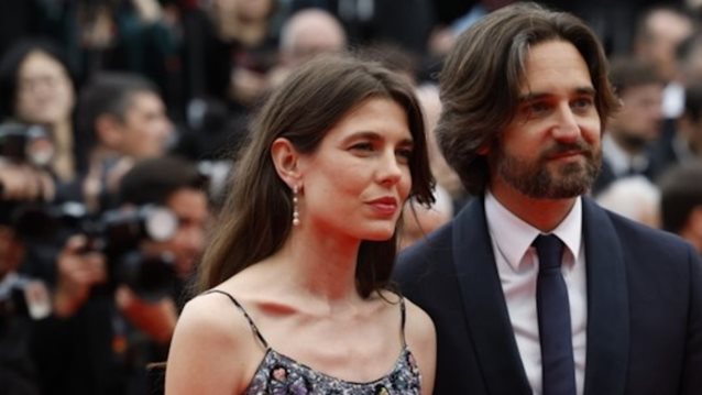 Ξαφνικό διαζύγιο για τη Σαρλότ Κασιράγκι: Ο "τέλειος γάμος", η γοητεία της Γκρέις Κέλι και οι δυο γιοι με διαφορετικούς μπαμπάδες