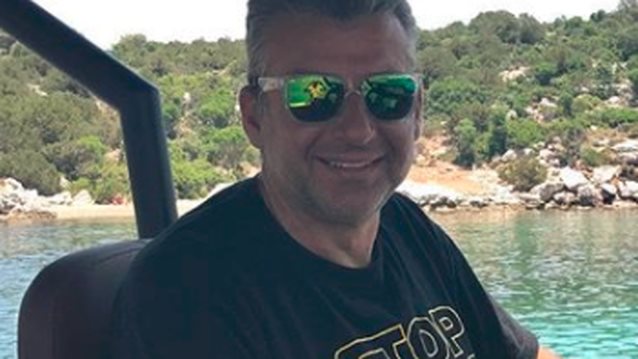 Γιώργος Λιάγκας: Φωτογραφίζει τους δυο γιους του: Δείτε πόσο μεγάλωσαν!