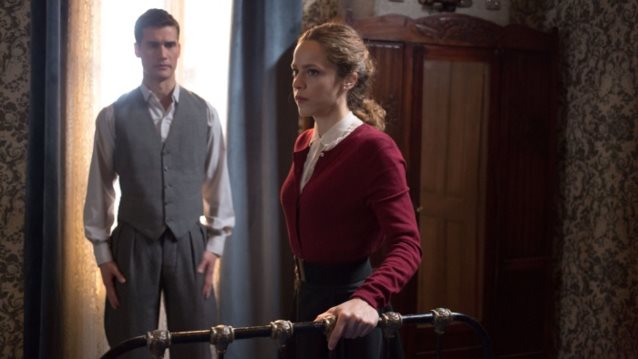 Άγριες Μέλισσες: Νέες εξελίξεις: Η Ασημίνα μαθαίνει τα πάντα για το παιδί της Δρόσως &amp; η Μυρσίνη προτείνει ένα σατανικό σχέδιο...