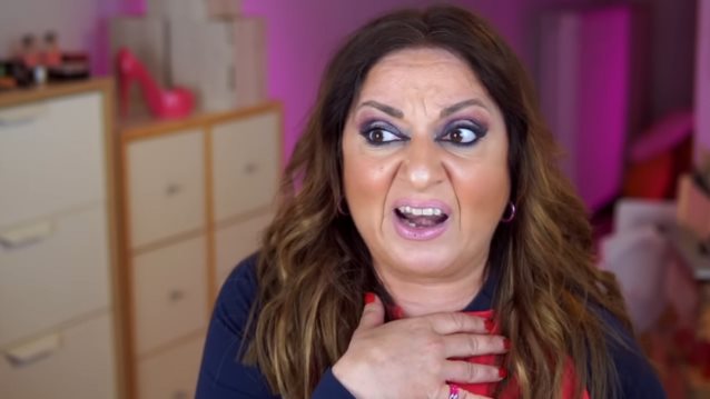 Η Μουτίδου έτριψε στη μούρη του twitter όσα δεν γούσταρε να ακούσει