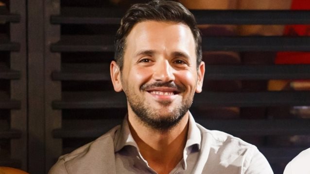 Ο Νίκος Βέρτης σε σπάνια βραδινή έξοδο