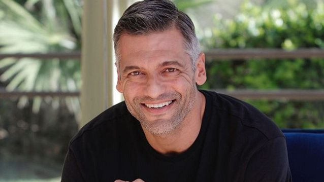 Στέλιος Κρητικός : Περπάτησε στην πασαρέλα μαζί με τον γιο του! Δείτε φωτογραφίες