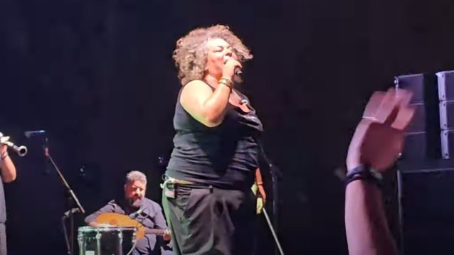 Ματούλα, με ποιο δικαίωμα;