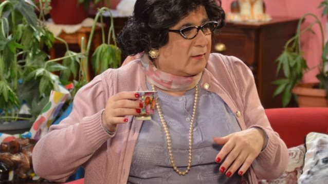 Δέκα Μικροί Μήτσοι: Ποιοι γνωστοί ηθοποιοί έρχονται στο πλευρό του Λαζόπουλου; Φωτογραφίες από τα γυρίσματα