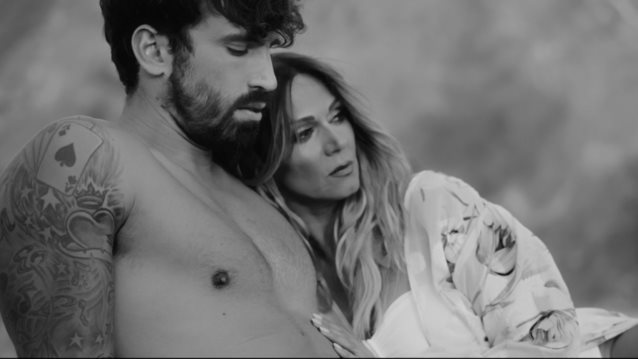 Ο Ηλίας Γκότσης σε εμφάνιση... έκπληξη στο πλευρό της Έλλης Κοκκίνου