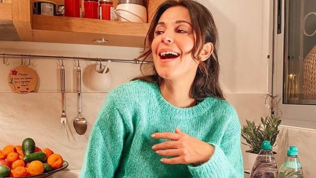 To it πανωφόρι από το Η&amp;Μ που θα μας συντροφεύσει την άνοιξη | Το φόρεσε και η Κατερίνα Παπουτσάκη