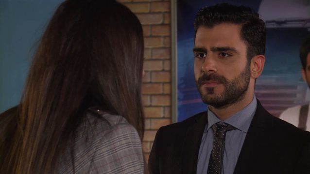 Έλα Στη Θέση Μου
: Νέες εξελίξεις: Θα καταφέρει η Αιμιλία να βάλει τρικλοποδιά στον Αντρέα; Πώς θα αντιδράσει η Ρενάτα όταν καταλάβει πως ο Αχιλλέας είναι αποφασισμένος να φύγει για πάντα;