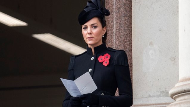 Kate Middleton: Με custom Alexander McQueen παλτό στη Remembrance Day