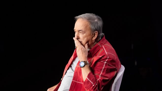 Με δάκρυα στα μάτια ο Ανδρέας Μικρούτσικος στο δικό του &quot;Secret Song&quot;: &quot;Πάω να φύγω&quot;