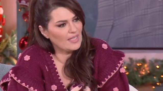 Κατερίνα Ζαρίφη: &quot;Θυμάμαι τη μαμά μου να κλαίει μπροστά στην τηλεόραση&quot;