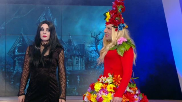 Νίκος Μουτσινάς: Η επική μεταμφίεση στην εκπομπή της Τσικνοπέμπτης | Δείτε το ΞΕΚΑΡΔΙΣΤΙΚΟ video!