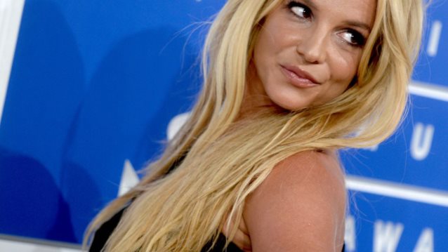Britney Spears: Το σέξι ατύχημα της πάνω στη σκηνή: Video
