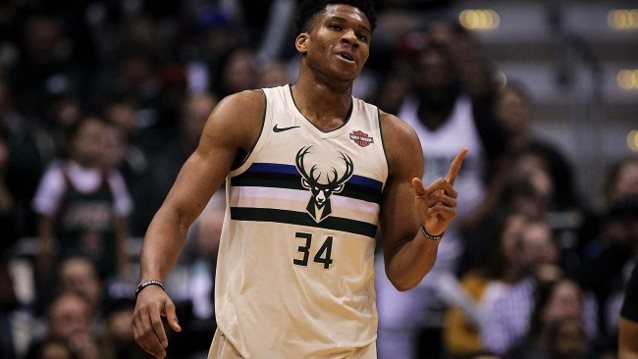 Γιάννης Αντετοκούνμπο: Έχει γενέθλια κι έχουμε 24 λόγους να του πούμε χρόνια πολλά