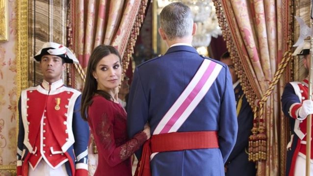 Γιατί ο βασιλιάς Felipe και η βασίλισσα Letizia αρνούνται το φαγητό από αγνώστους;