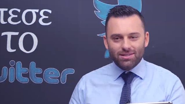 Κωνσταντίνος Συμεωνίδης: Οι σπαρταριστές απαντήσεις στα mean tweets του  #MasterChefGR