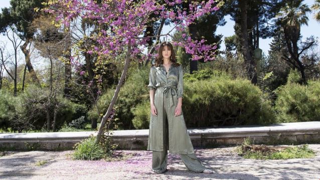 Πώς θα ντυθείς κομψά αυτήν την άνοιξη σε casual και επίσημες περιστάσεις