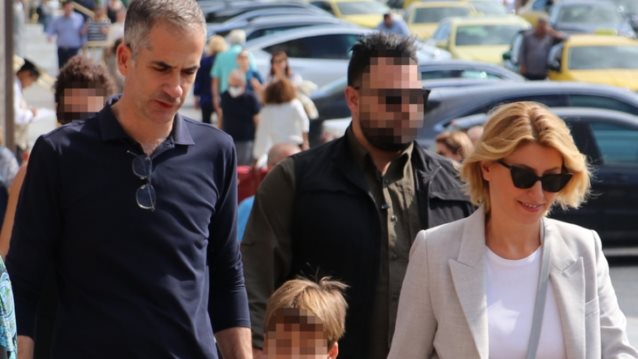 Showbiz Report | Ο Κώστας Μπακογιάννης σε οικογενειακή έξοδο &amp; η καθημερινότητα των celebrity σε φωτογραφίες