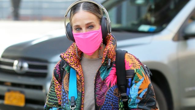 Η Sarah Jessica Parker με το puffer jacket που μας ενθουσίασε