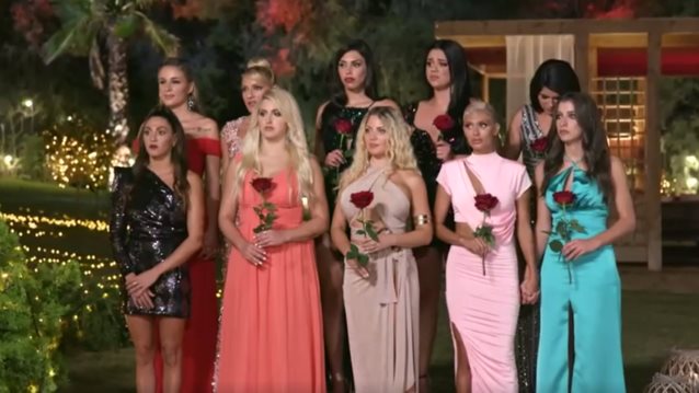 &quot;The Bachelor&quot; | Αυτή η κοπέλα αποχωρεί από το σπίτι! Πανηγυρισμοί κατά την έξοδό της
