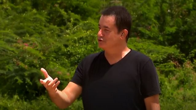 Survivor | Ατζούν Ιλίτζαλι: &quot;Ευχαριστώ τον Κώστα Πηλαδάκη που στέλνει τις κοπέλες του στο παιχνίδι&quot;