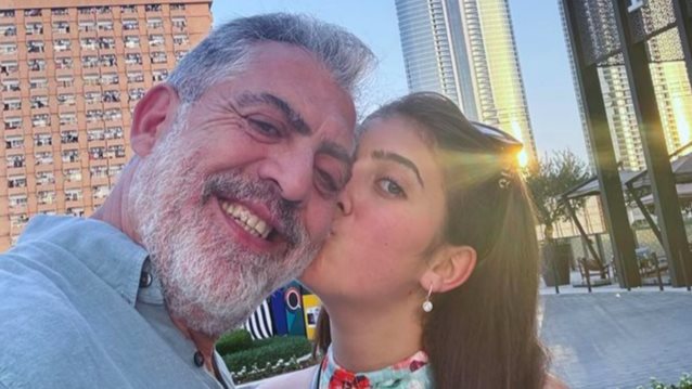 Ο Κούλλης Νικολάου &quot;λιώνει&quot; στο πλευρό της κόρης του