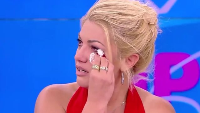 Ξέσπασε σε κλάματα η Νάνσυ Παραδεισανού: "Είναι τόσο έντονα τα συναισθήματά μου για σένα..."