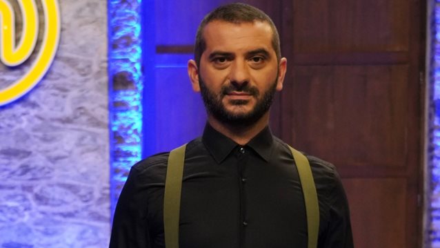 Ο Λεωνίδας Κουτσόπουλος φωτογραφίζεται πρώτη φορά αγκαλιά με τον γιο του - Δείτε την επική φωτογραφία