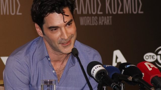 Βρεθήκαμε στη συνέντευξη Τύπου για τη νέα του ταινία «Ένας Άλλος Κόσμος»: Όσα είπε στο Yupiii ο Χριστόφορος Παπακαλιάτης