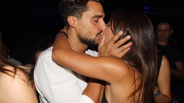 Μαριαλένα Ρουμελιώτη &amp; Σάκης Κατσούλης πάνω στο jet ski - Πού κάνουν διακοπές;