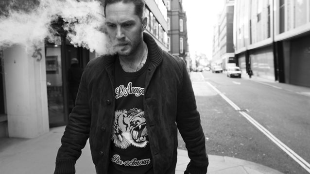 Tom Hardy: Έρχεται χωρίς Taboo στο Esquire Φεβρουαρίου!