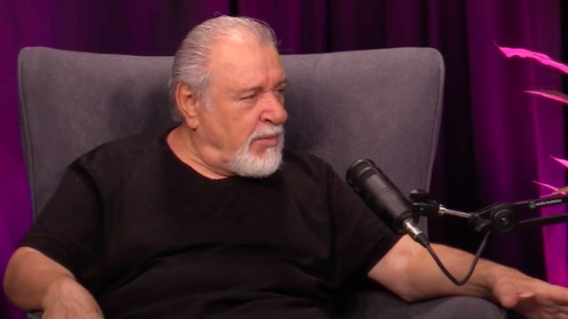 Τάσος Χαλκιάς: "Η αντίρρηση του κράτησε 18 χρόνια - Βγαίνοντας από το θέατρο με περίμενε, με αγκάλιασε, έβαλε τα κλάματα"