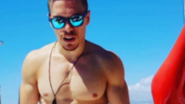 Λευτέρης Πετρούνιας: Διακοπές στη Μύκονο μετά τους Ολυμπιακούς: Φωτογραφίες &amp; Video