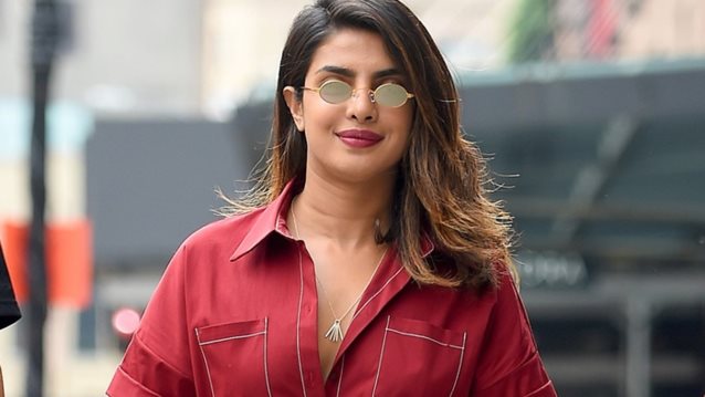 Priyanka Chopra: Έκανε τον πιο chic συνδυασμό του καλοκαιριού
