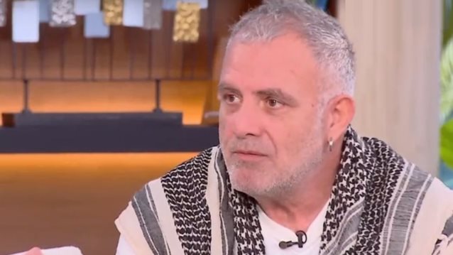 Πασχάλης Τσαρούχας: Μες το γήπεδο είναι σκυλί μαύρο - &quot;Αδύνατον αυτός να παίζει με τα παιδιά του και να χαϊδεύει τη γυναίκα του&quot; λες