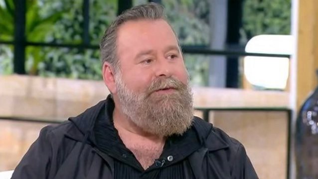 Κωστής Σαββιδάκης: &quot;Δεν είναι κακό να θέλεις η σύντροφός σου να είναι στο σπίτι, να νιώθεις όπως σε μεγάλωσε η μαμά σου&quot;