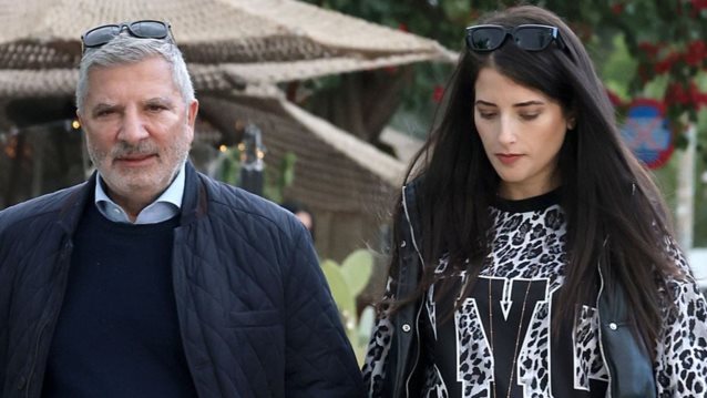 Showbiz Report | Η σύζυγος του Πατούλη σε προχωρημένη εγκυμοσύνη, ο Iron Mike με τις κόρες του &amp; όλες οι φωτογραφίες των celeb