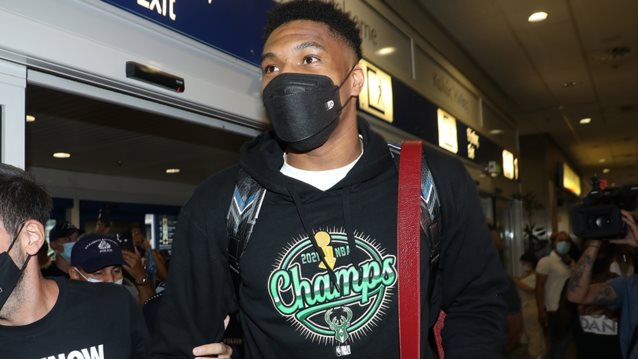 Σπουδαία κίνηση των αδελφών Αντετοκούνμπο | Στους πυρόπληκτους το 50% των εσόδων από το e-shop τους