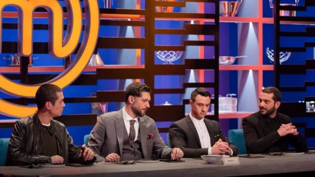 MasterChef: Ο Λάμπρος Βακιάρος επέστρεψε &amp; τα μαχαίρια βγήκαν! Ποιος αποχώρησε;