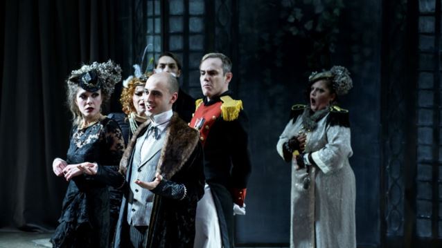 Η παράσταση &quot;Συμφορά από το πολύ Μυαλό&quot; έρχεται στο Θέατρο της οδού Κυκλάδων - Λευτέρης Βογιατζής