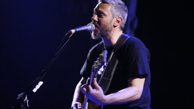 Αλκίνοος Ιωαννίδης: Τραγουδάει μαζί με τις κόρες του!