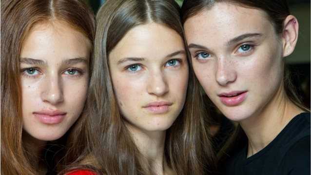 Πόσο αληθινά είναι τελικά τα beauty μυστικά που... αποκαλύπτουν οι celebs;
: Μπορούμε άραγε να τις πιστέψουμε;
