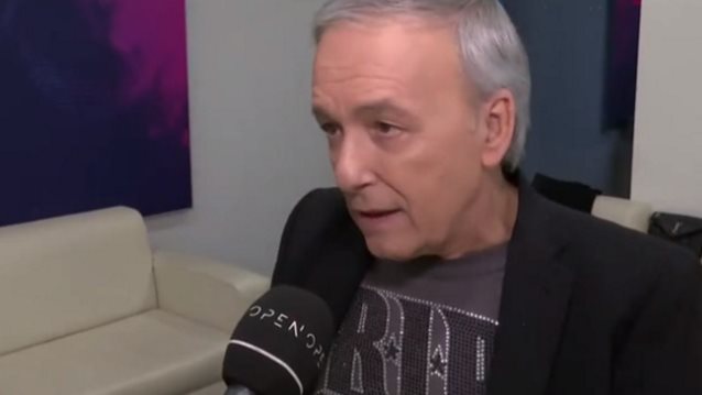 Ανδρέας Μικρούτσικος: Οι αιχμές κατά ΣΚΑΪ, το μέλλον της συνεργασίας τους &amp; ο «ασαφής» ρόλος του στο Big Brother