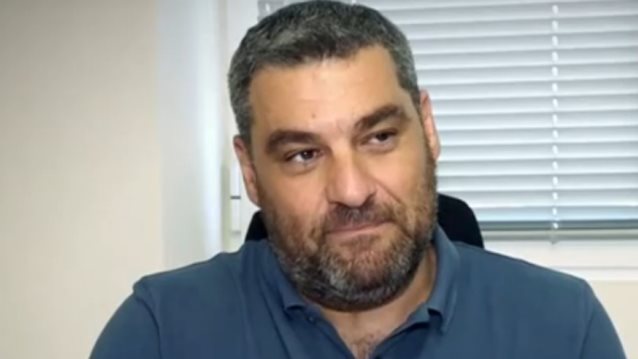 Ο Μάνος Νιφλής αποκάλυψε γιατί βρέθηκε εκτός Open: "Ήταν απόφαση του καναλιού να κόψει τη ζώνη"