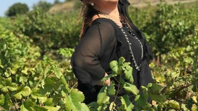 Μαρία Φιλίππου: Ποζάρει για πρώτη φορά με μαγιό
